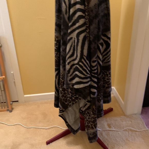 Marallis Collection top/skirt in animal print - Picture 5 of 11